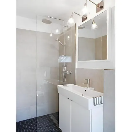 아파트 Majestic In